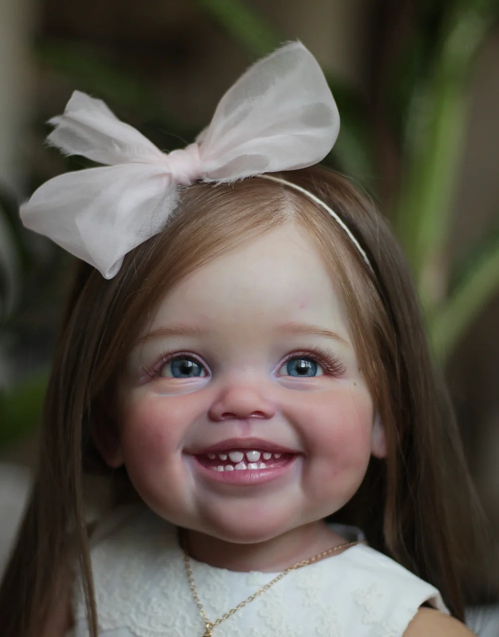 Dollee is a beautiful little girl with the most charming smile. 🥰 She has multiple layers of detailed painting, natural, silky, long